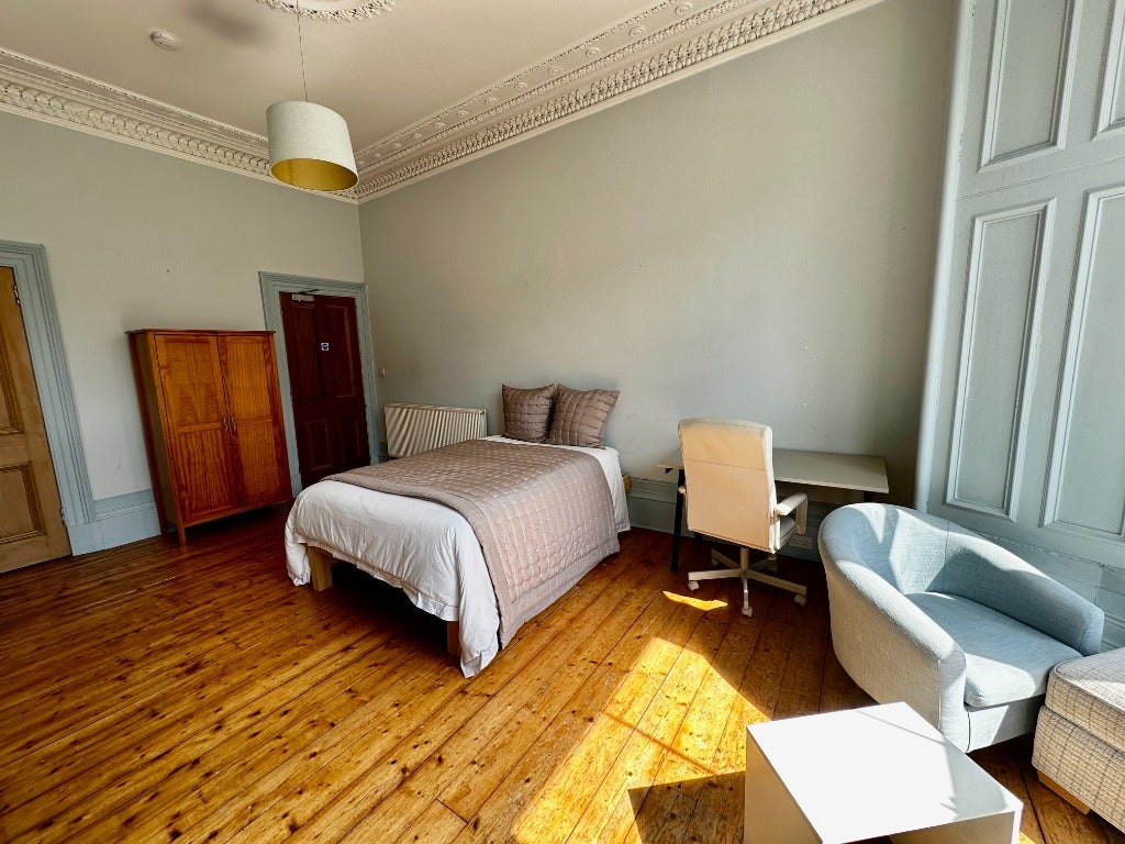 Flat Roxburgh Street in Glasgow
