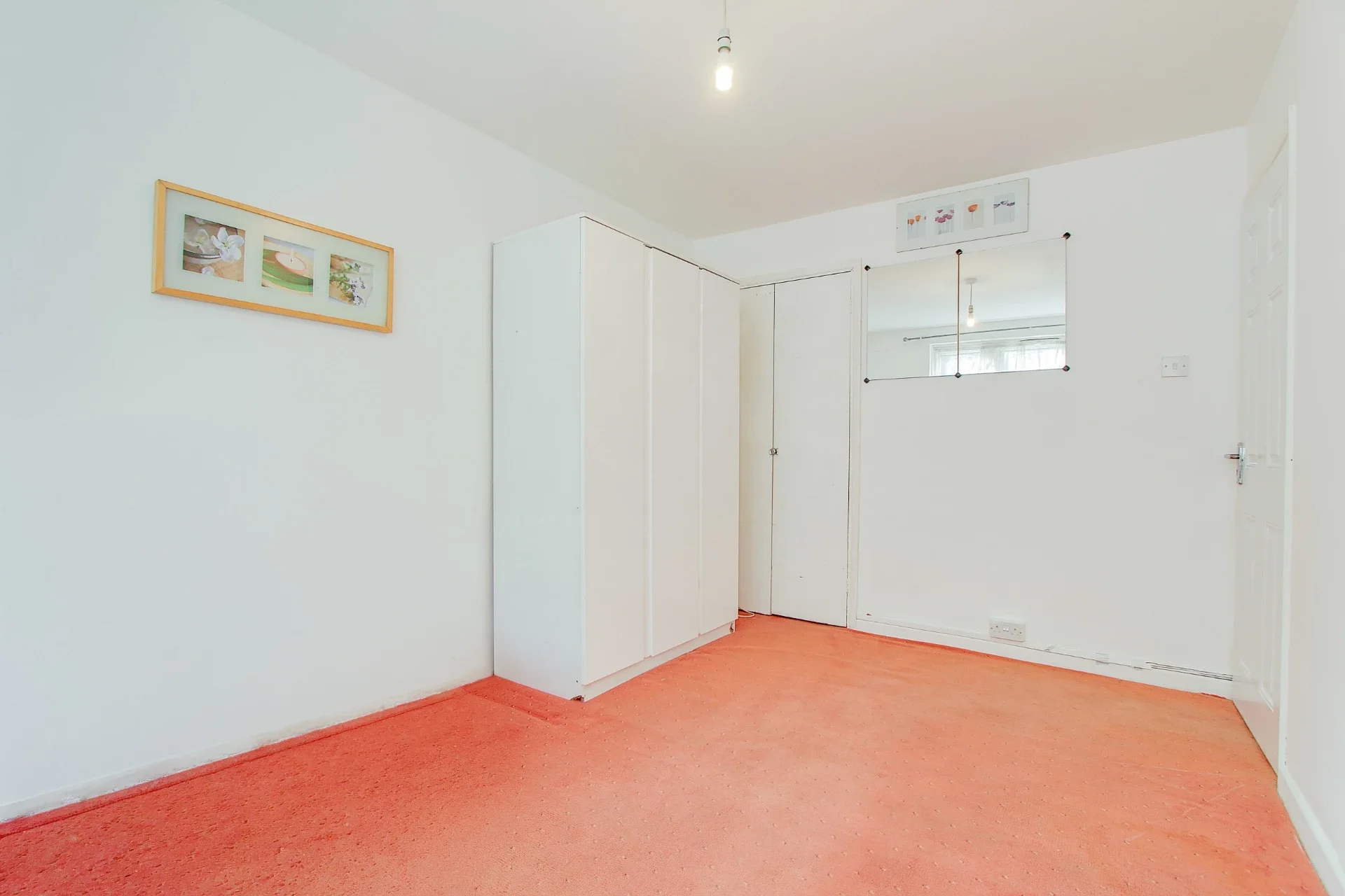 Flat Jasmine Gardens in Greater London