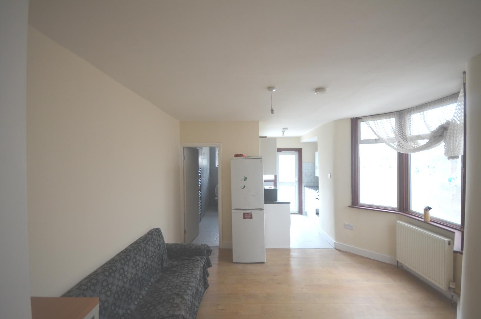 Flat Lucas Avenue in Greater London