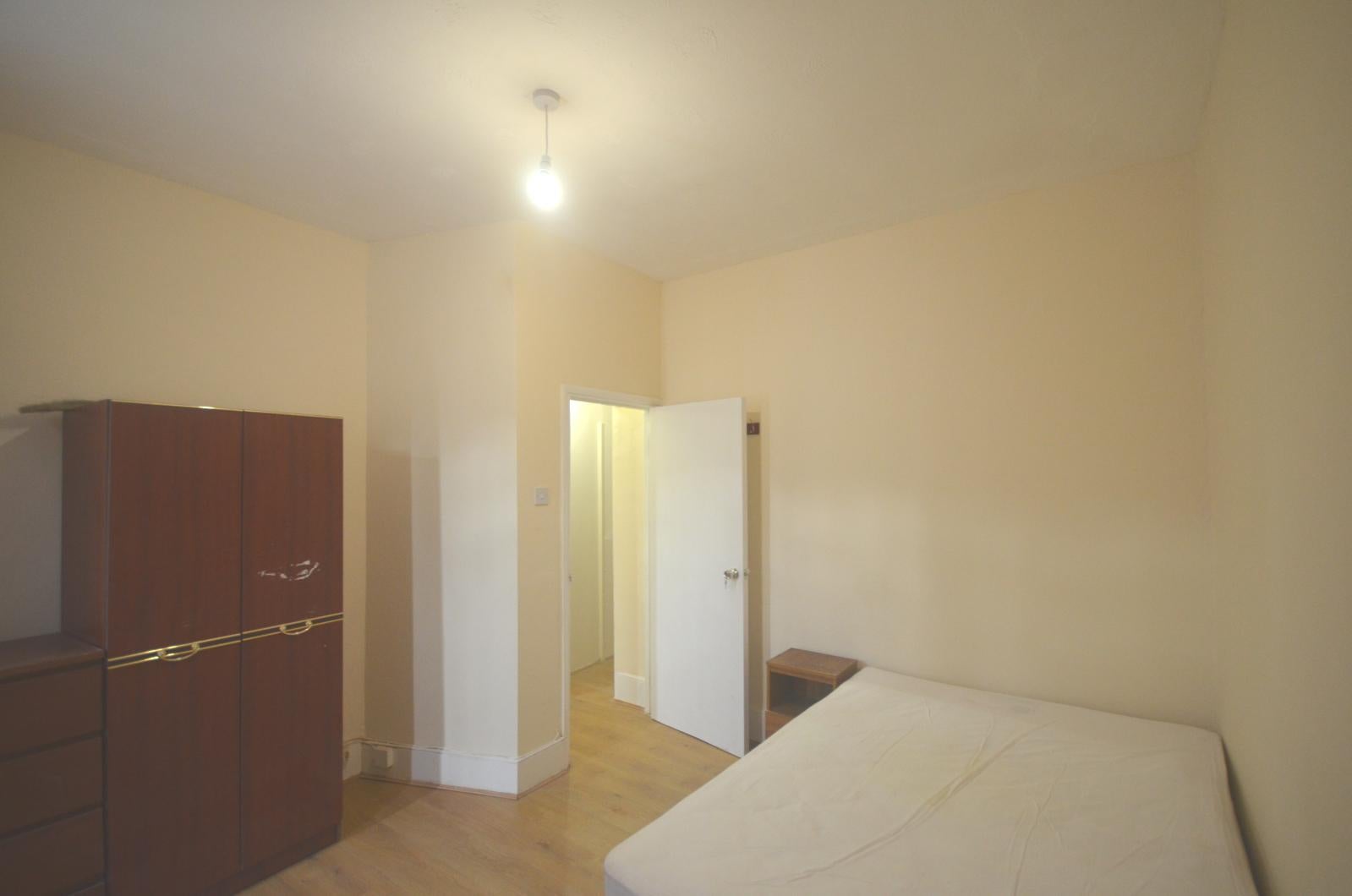 Flat Lucas Avenue in Greater London