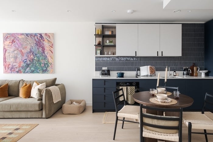 Flat Hale Road in Greater London