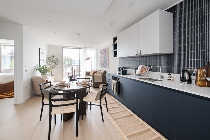 Flat Hale Road in Greater London