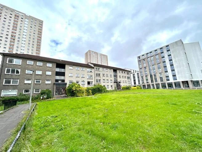 Flat St Mungo Avenue in Glasgow