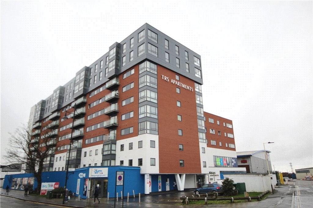 Flat The Green in Greater London