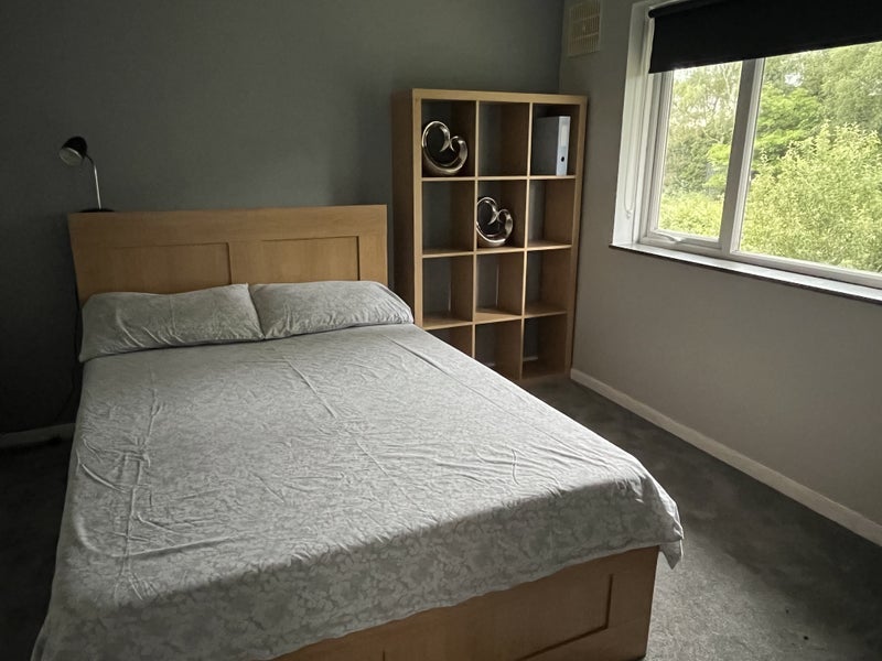 Room Sandhurst Road in Greater London