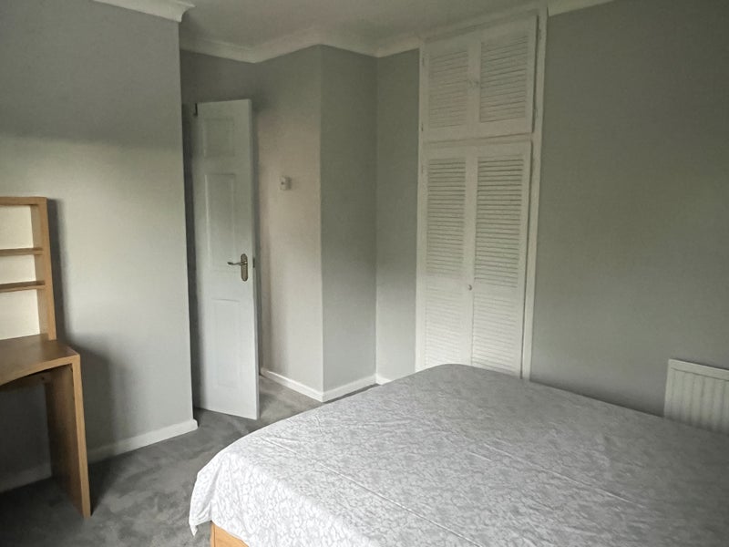 Room Sandhurst Road in Greater London