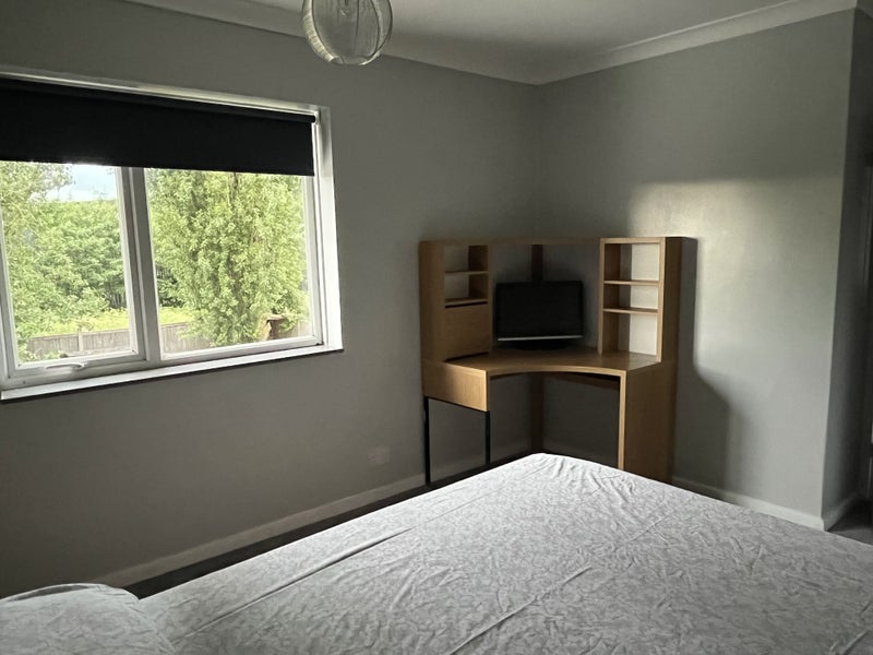 Room Sandhurst Road in Greater London