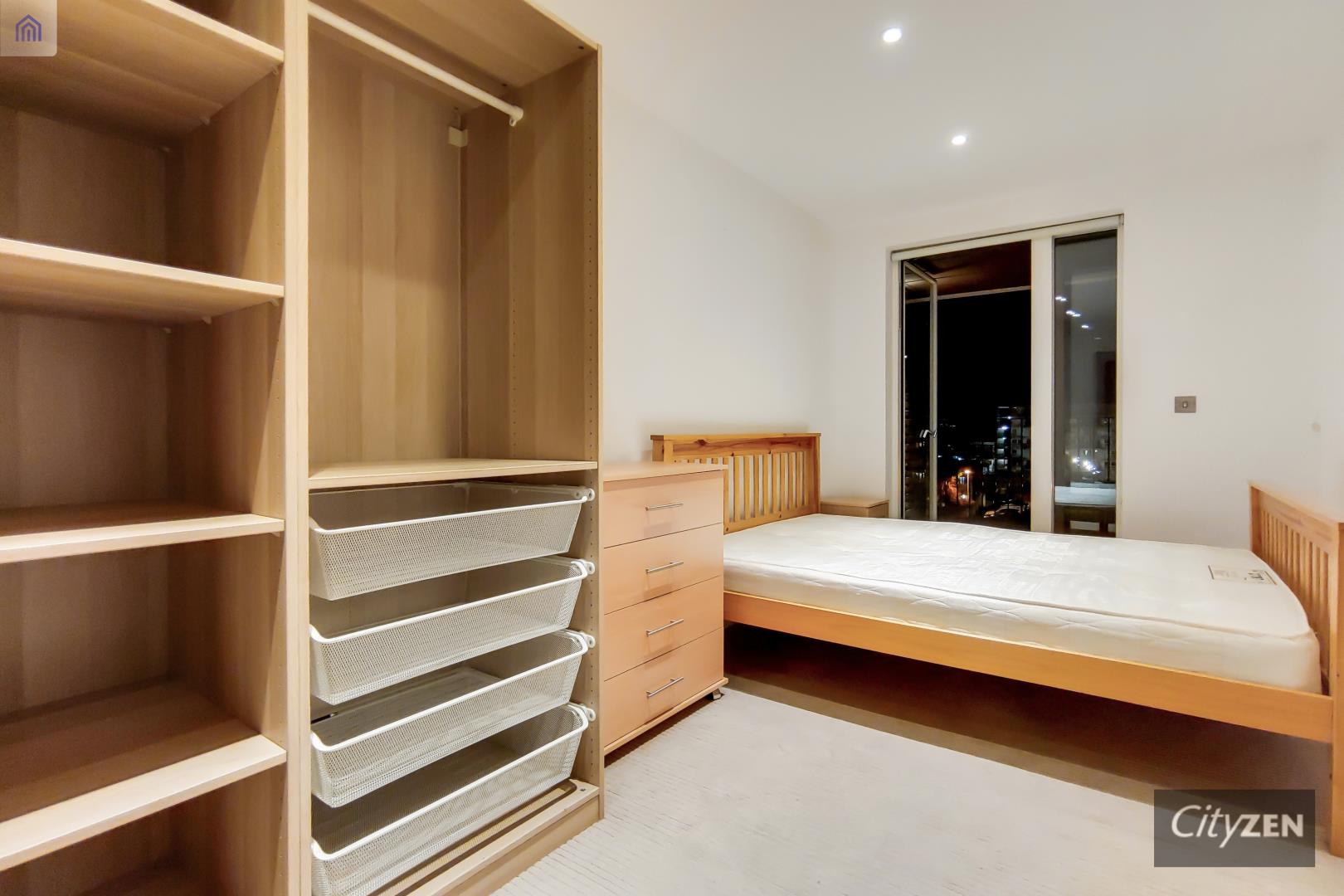 Flat De Beauvoir Crescent in Greater London