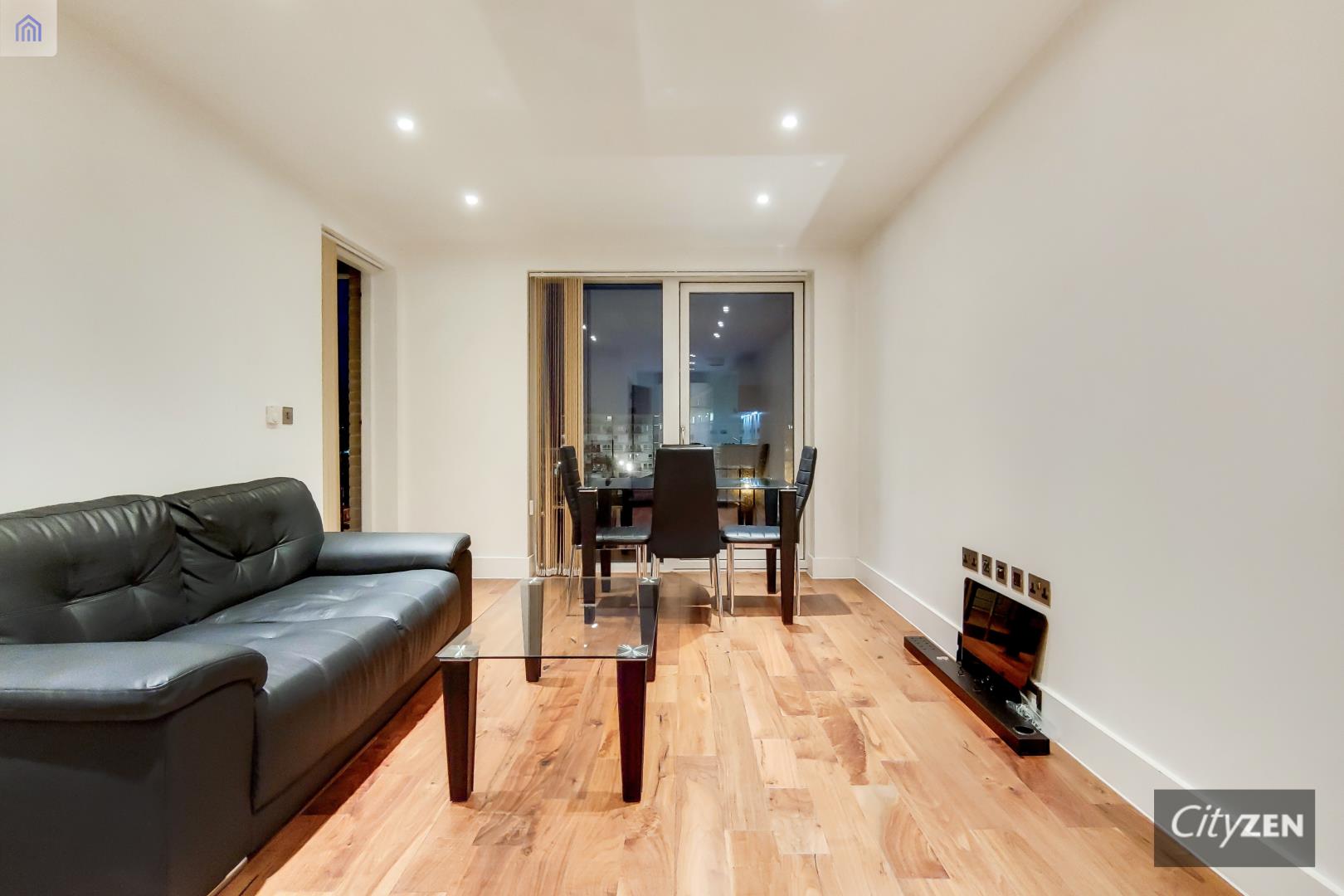 Flat De Beauvoir Crescent in Greater London