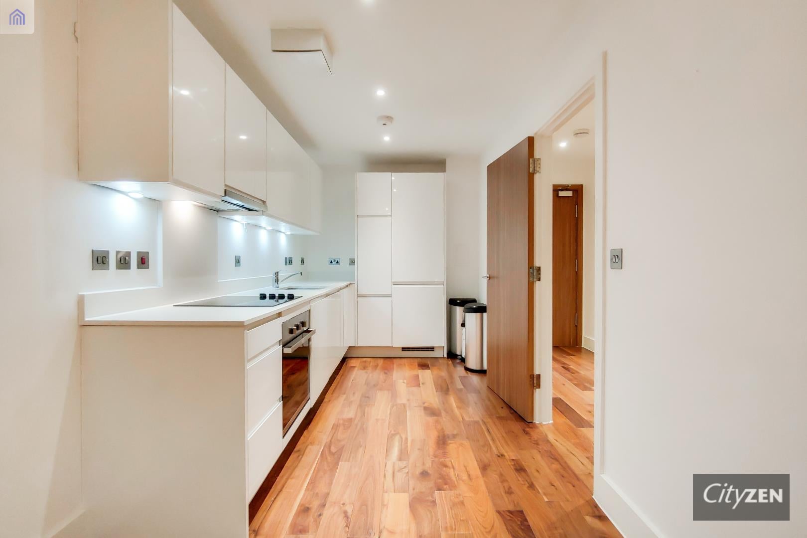 Flat De Beauvoir Crescent in Greater London