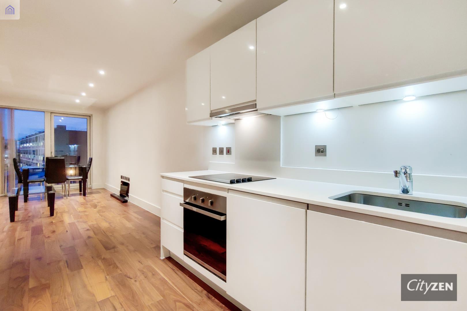 Flat De Beauvoir Crescent in Greater London