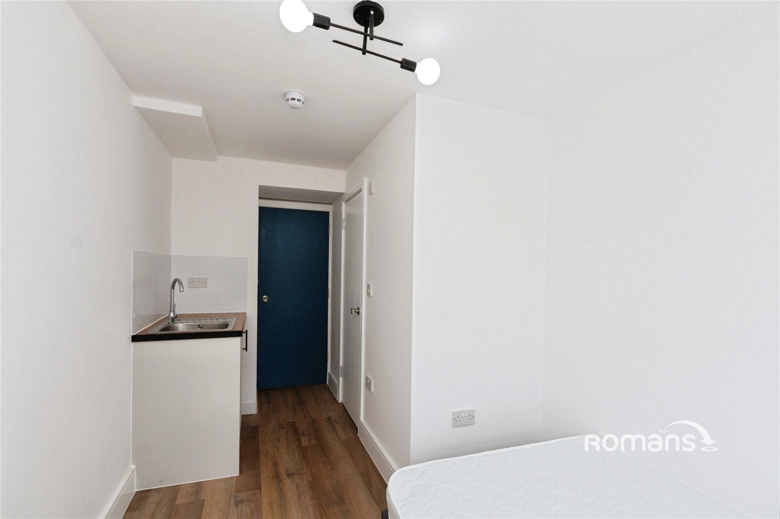 Room Ash Road in Rushmoor