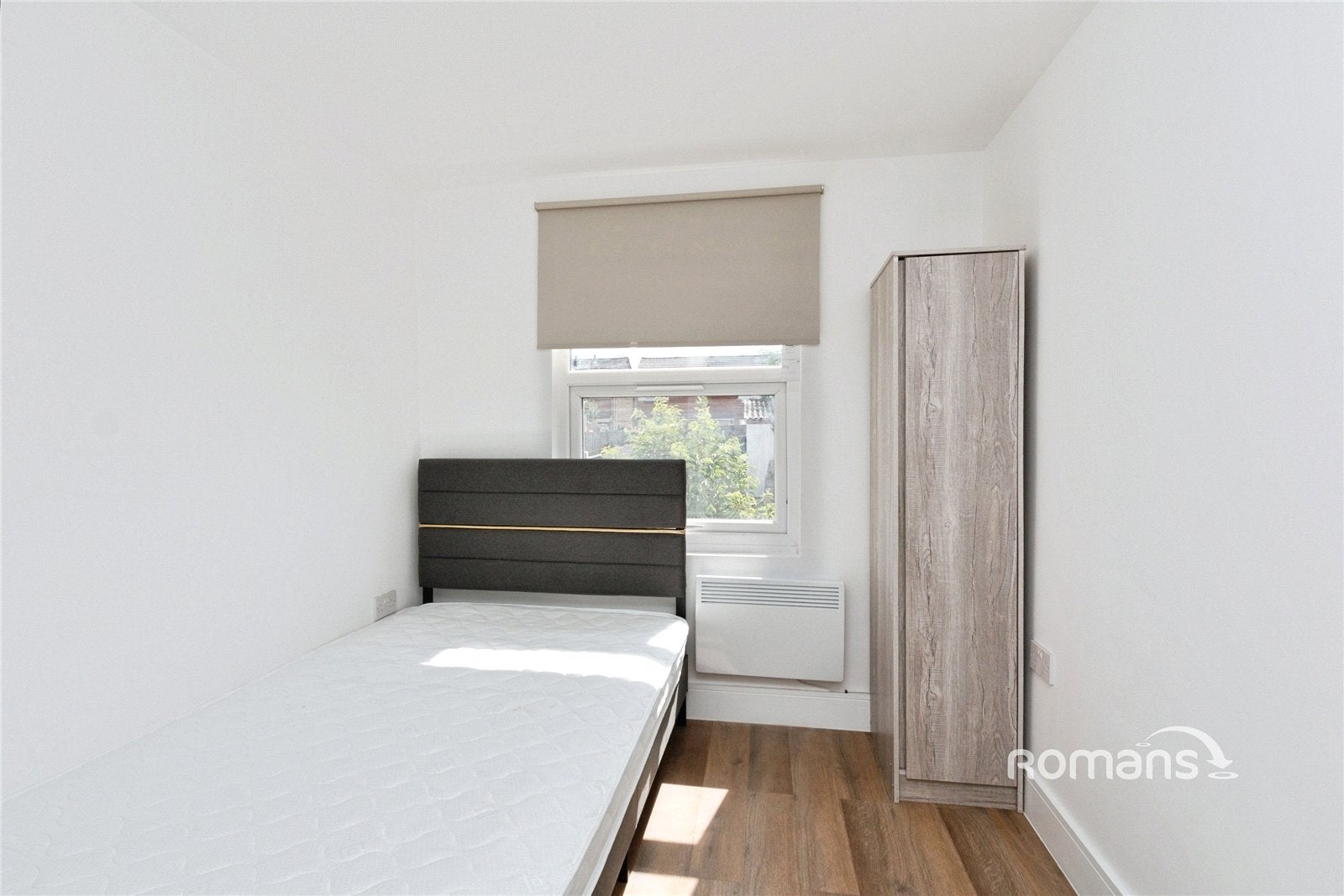 Room Ash Road in Rushmoor