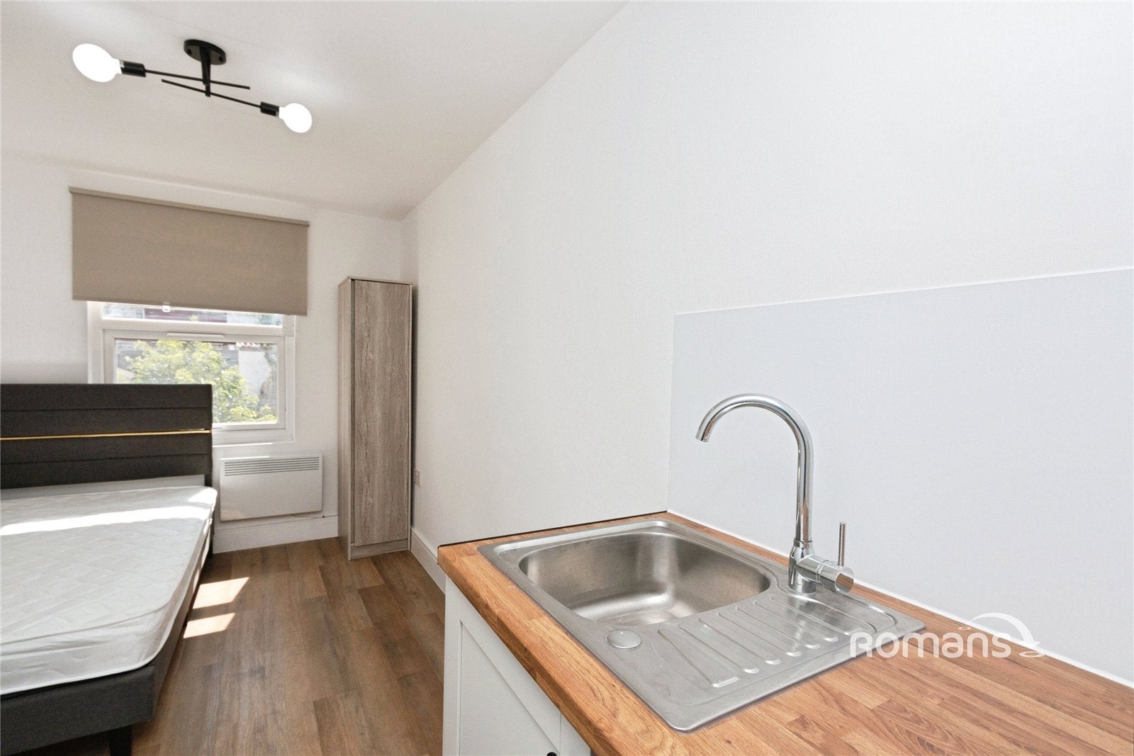 Room Ash Road in Rushmoor