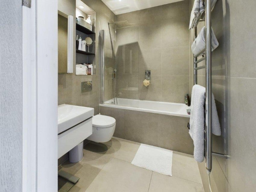 Flat Bath Road in Slough