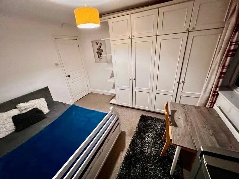Room Mountington Park Close in Greater London