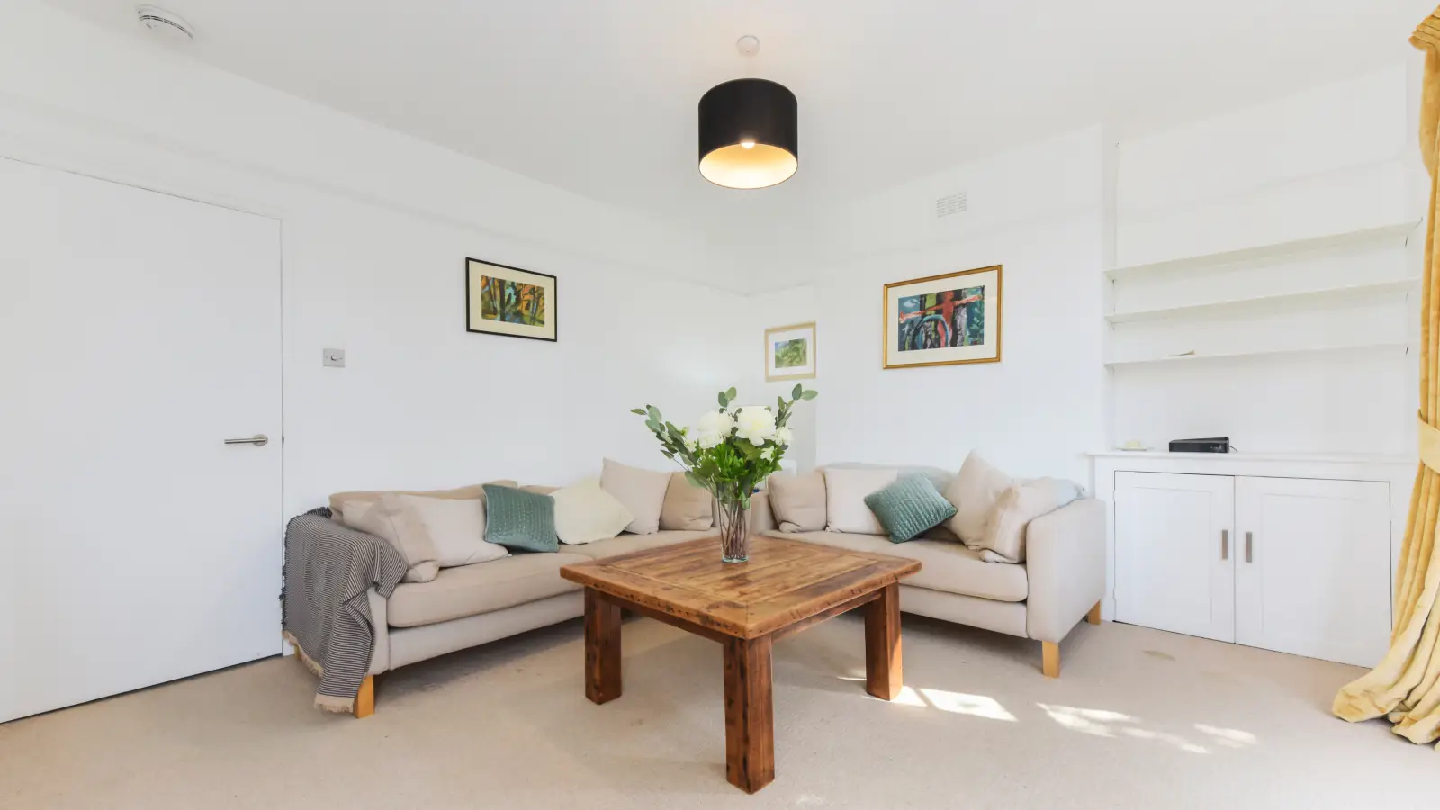Flat Clerkenwell Green in Greater London