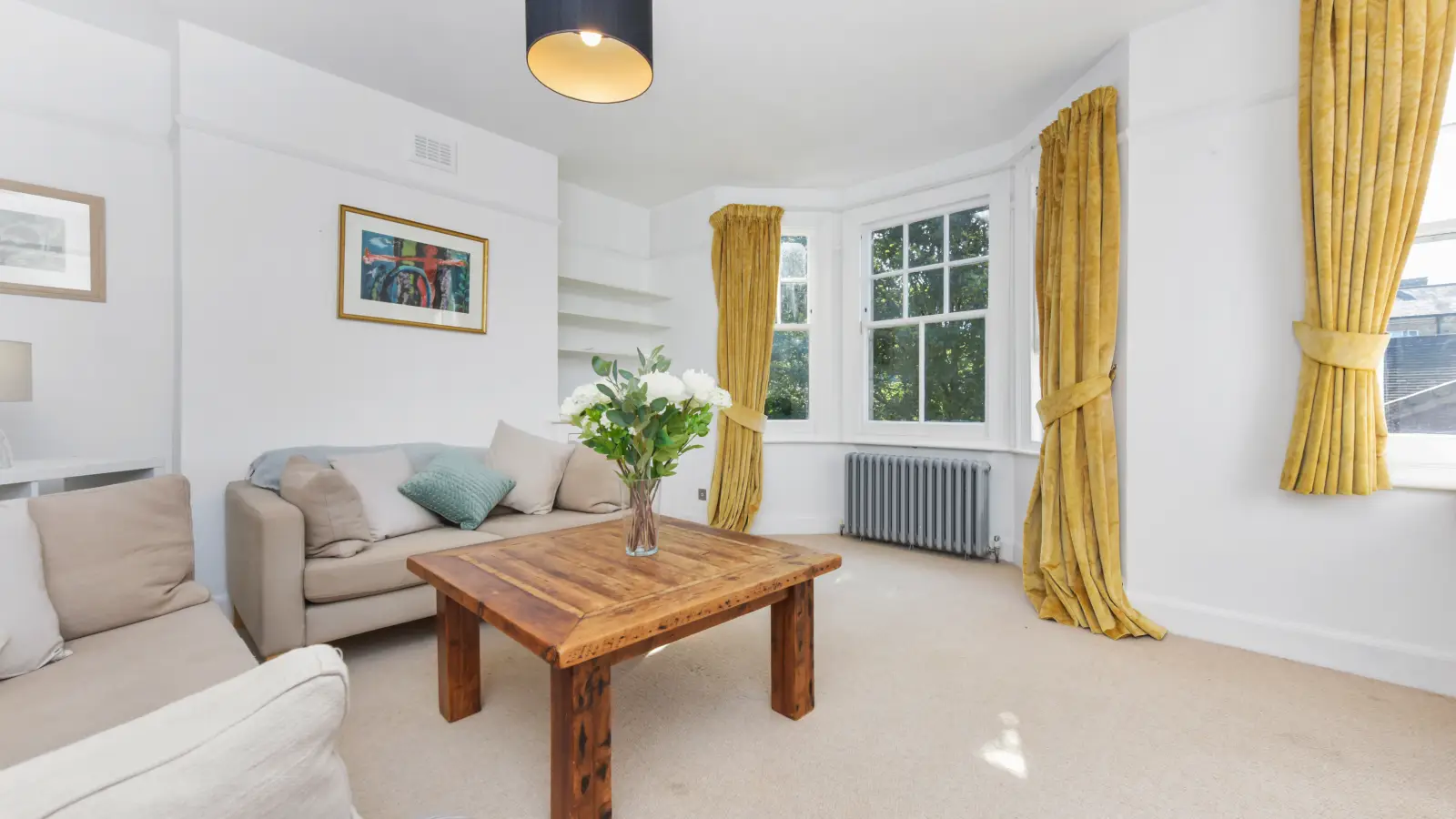 Flat Clerkenwell Green in Greater London