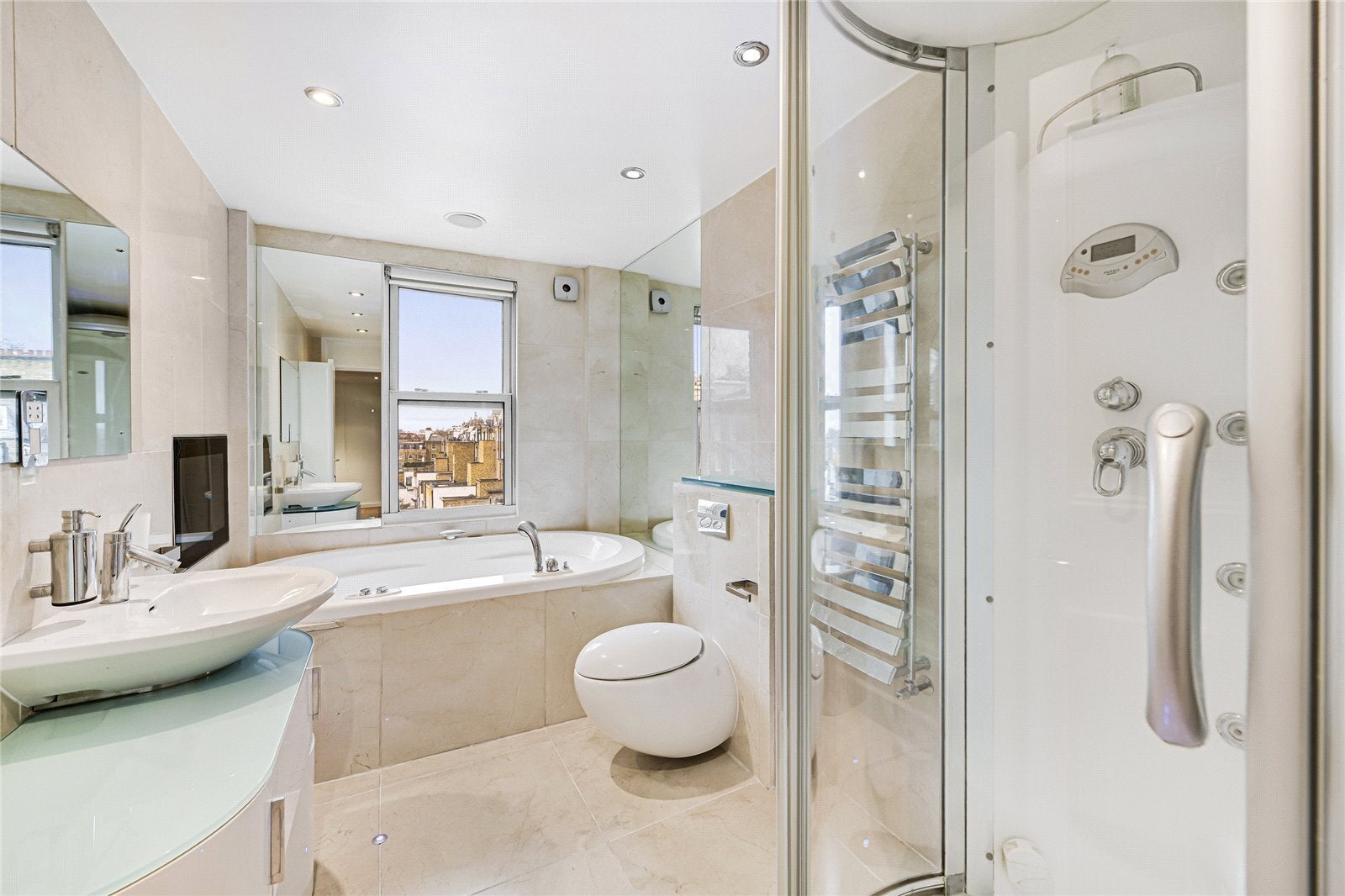 Flat Ennismore Gardens in City of Westminster