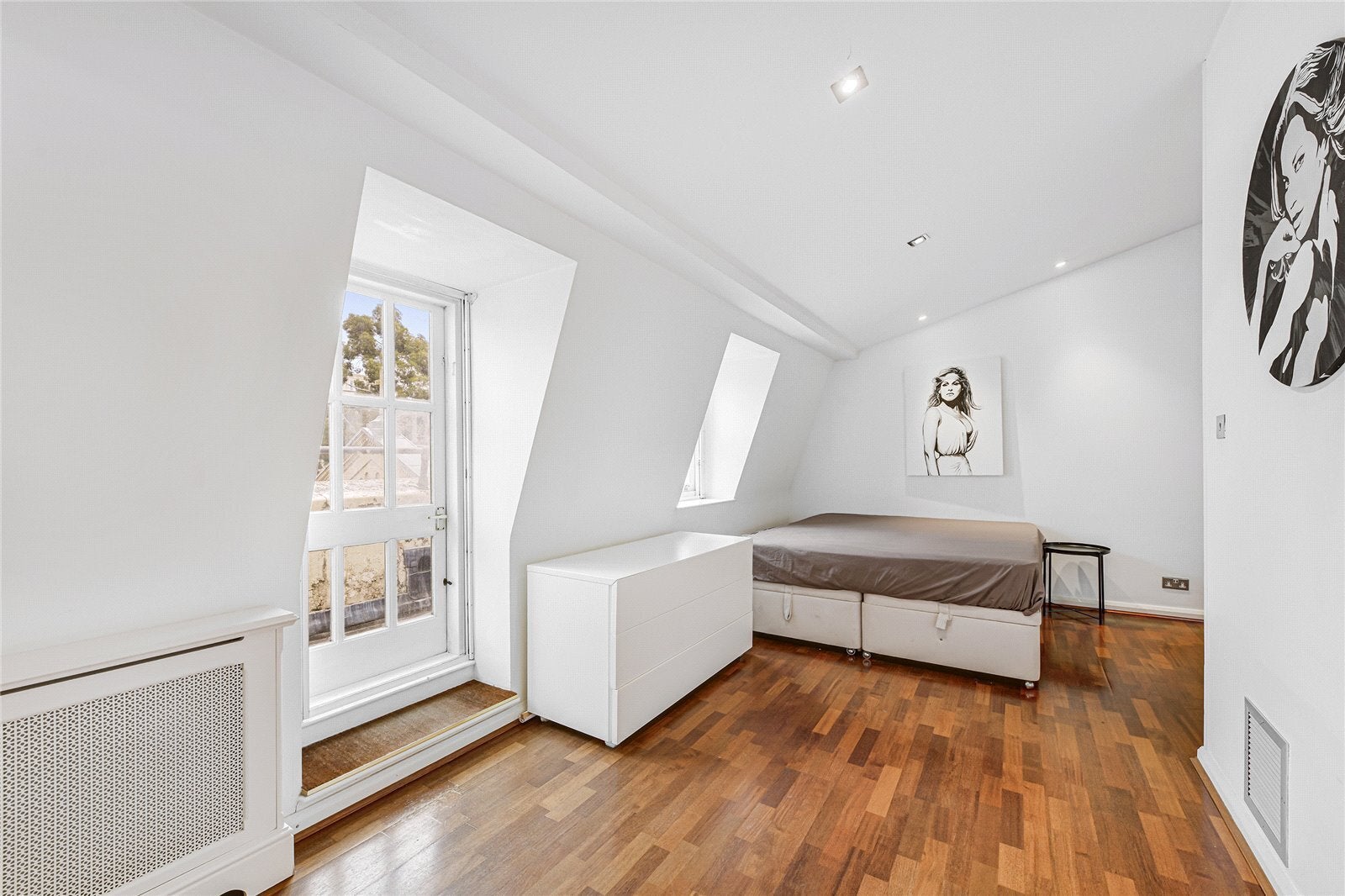 Flat Ennismore Gardens in City of Westminster
