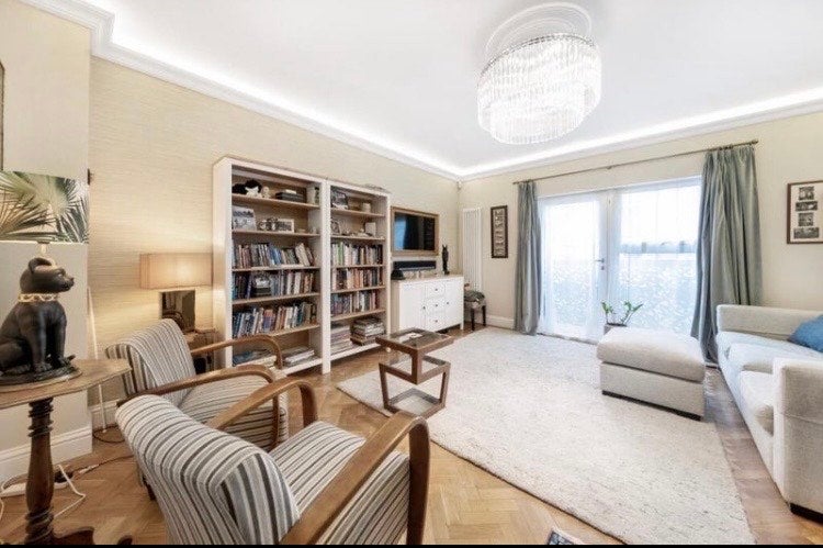 House Elmington Road in Greater London