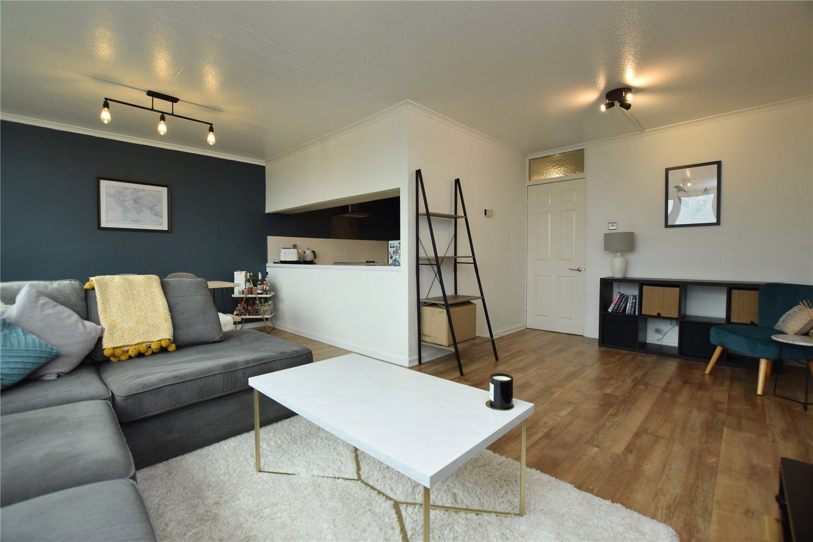 Flat Ingledew Court in Leeds