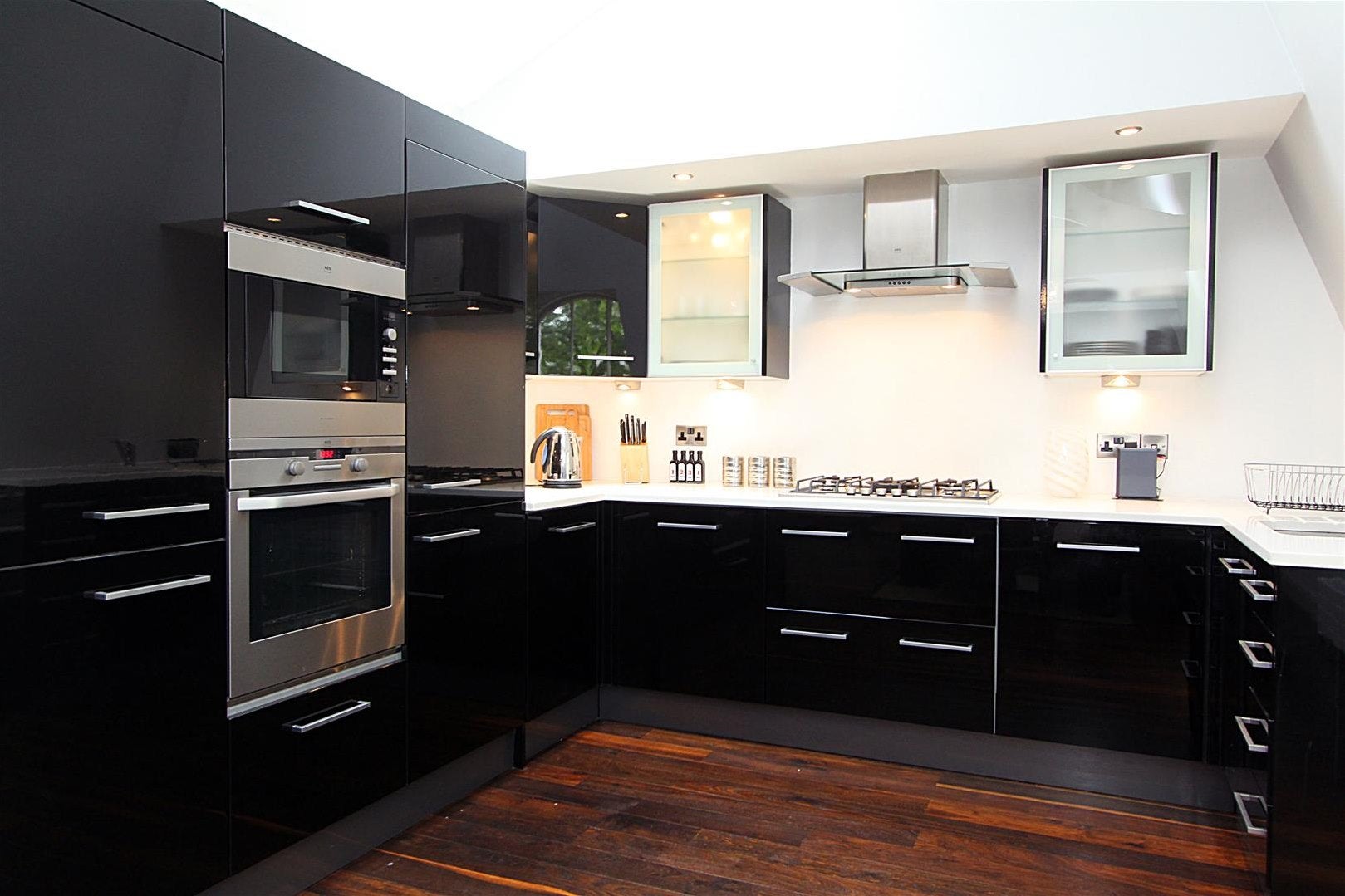 Flat Gledhow Gardens in Greater London