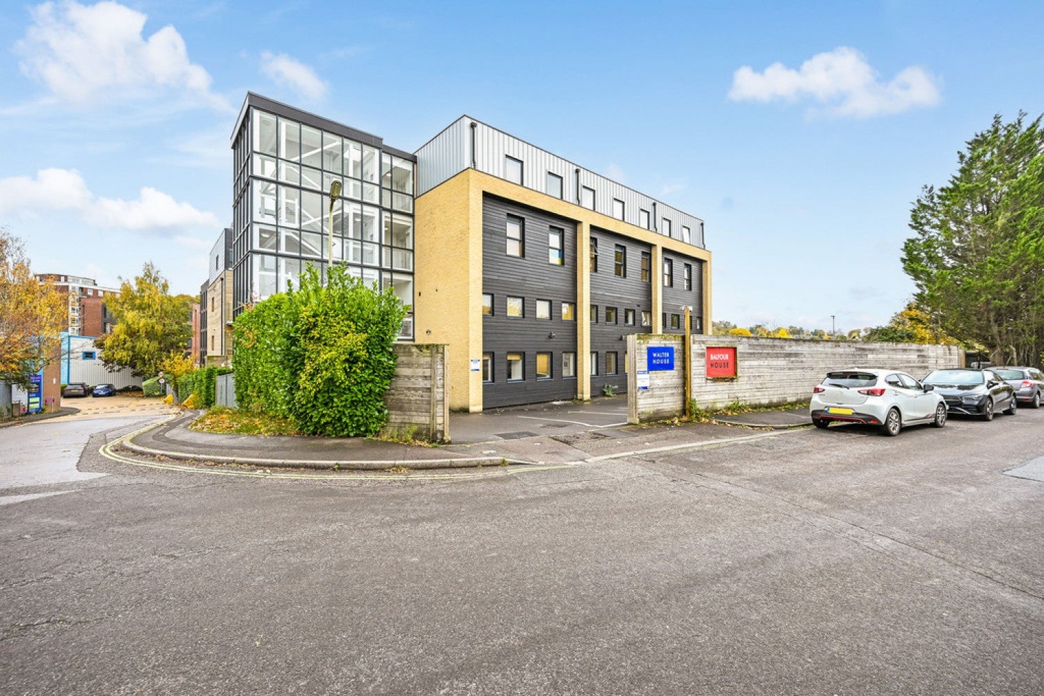 Flat Winnall Manor Road in Winchester