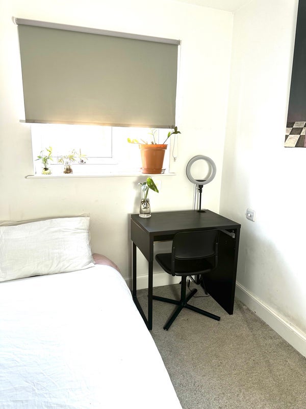 Room Kendall Road in Bristol