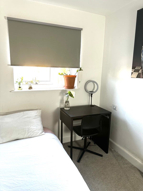 Room Kendall Road in Bristol