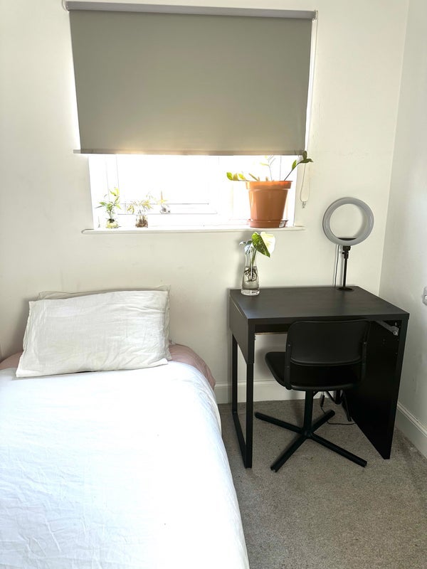 Room Kendall Road in Bristol