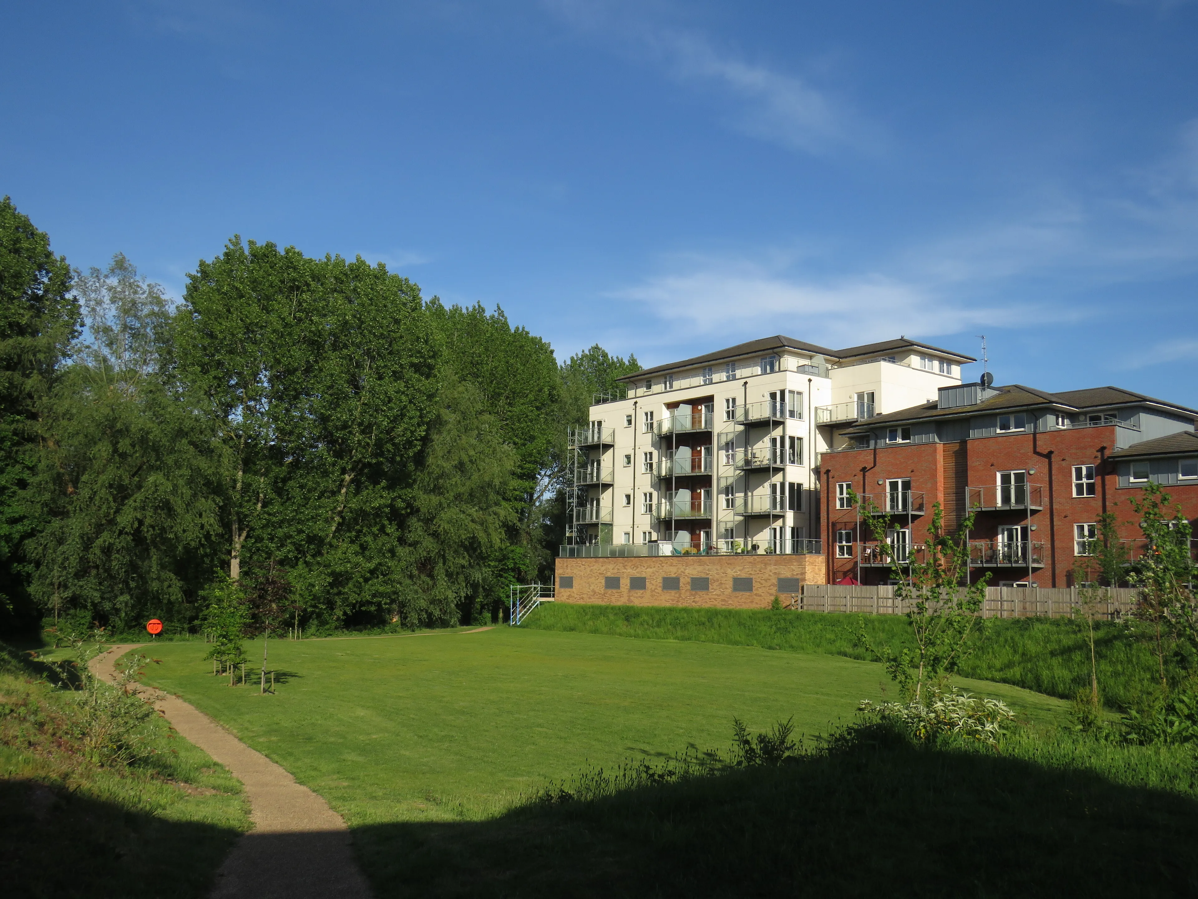 Flat Kingfisher Close in Warwick