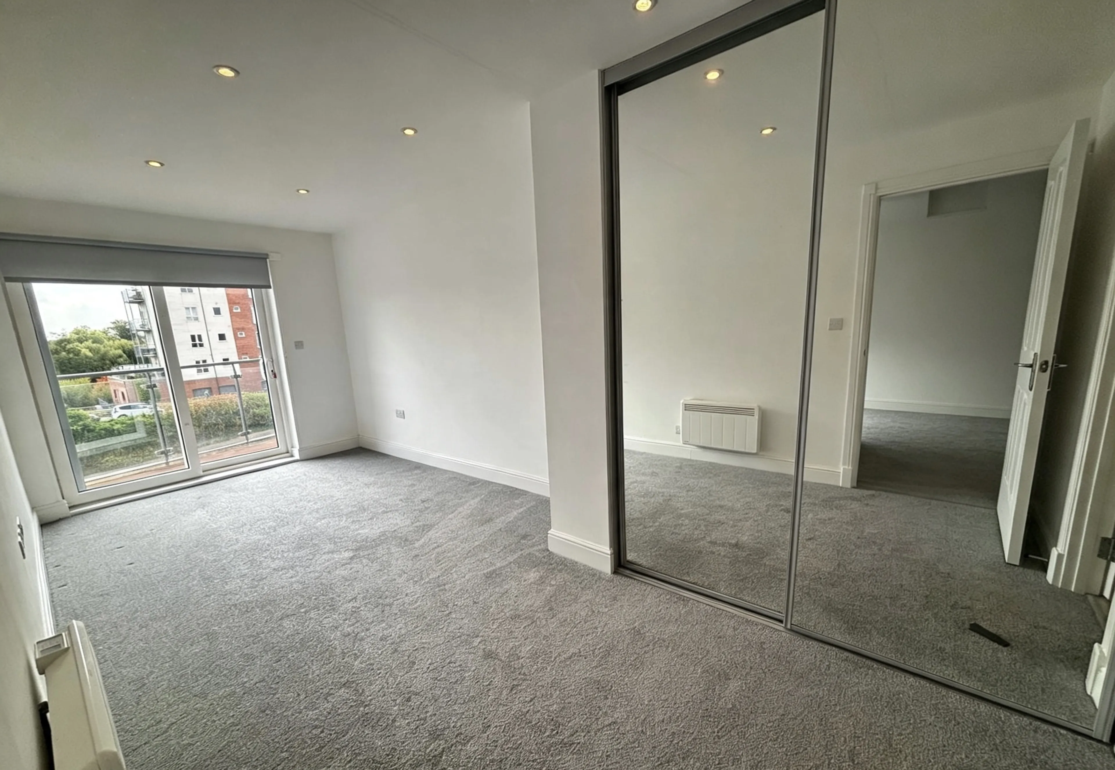 Flat Kingfisher Close in Warwick
