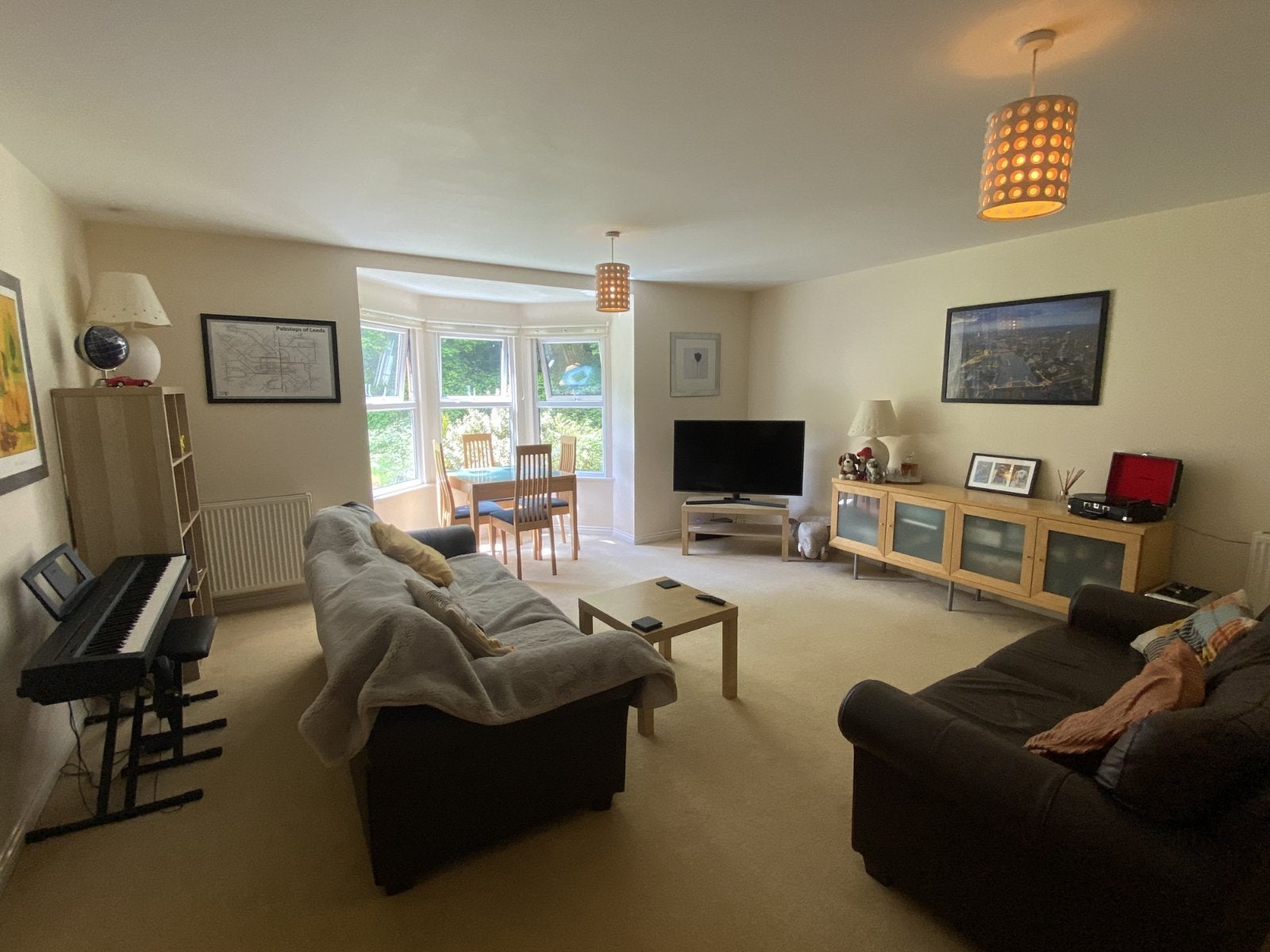 Flat Far Headingley Court in Leeds