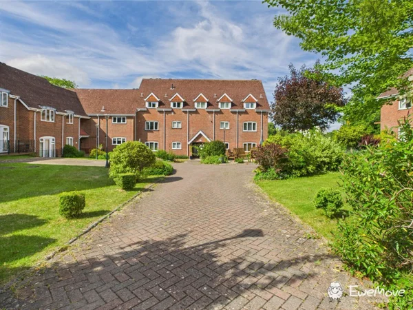Flat Harnham Road in Salisbury