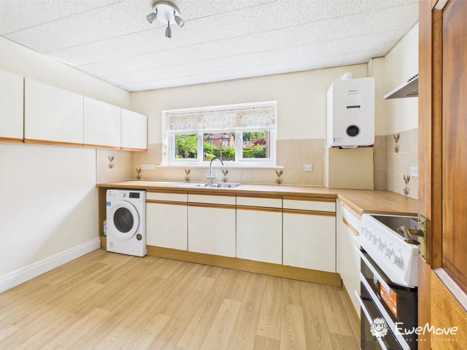 Flat Harnham Road in Salisbury