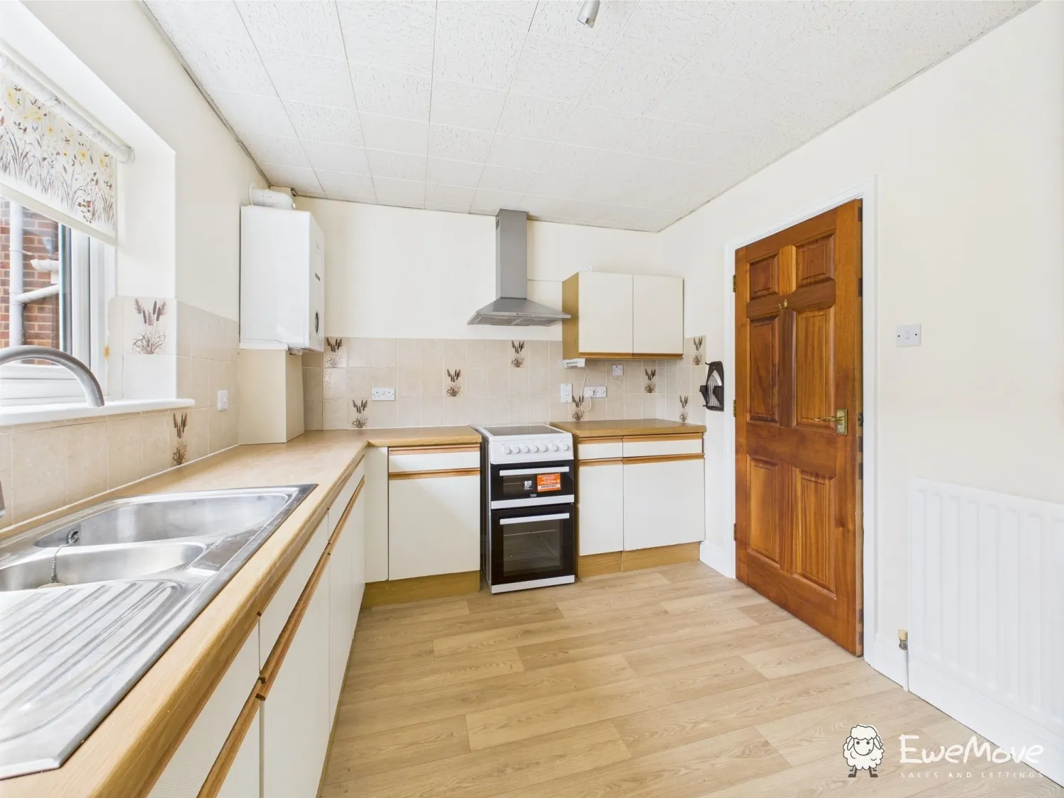 Flat Harnham Road in Salisbury