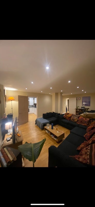 Room Oakley Road in Greater London