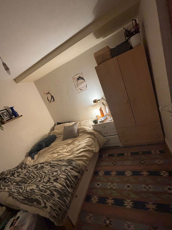 Room Oakley Road in Greater London
