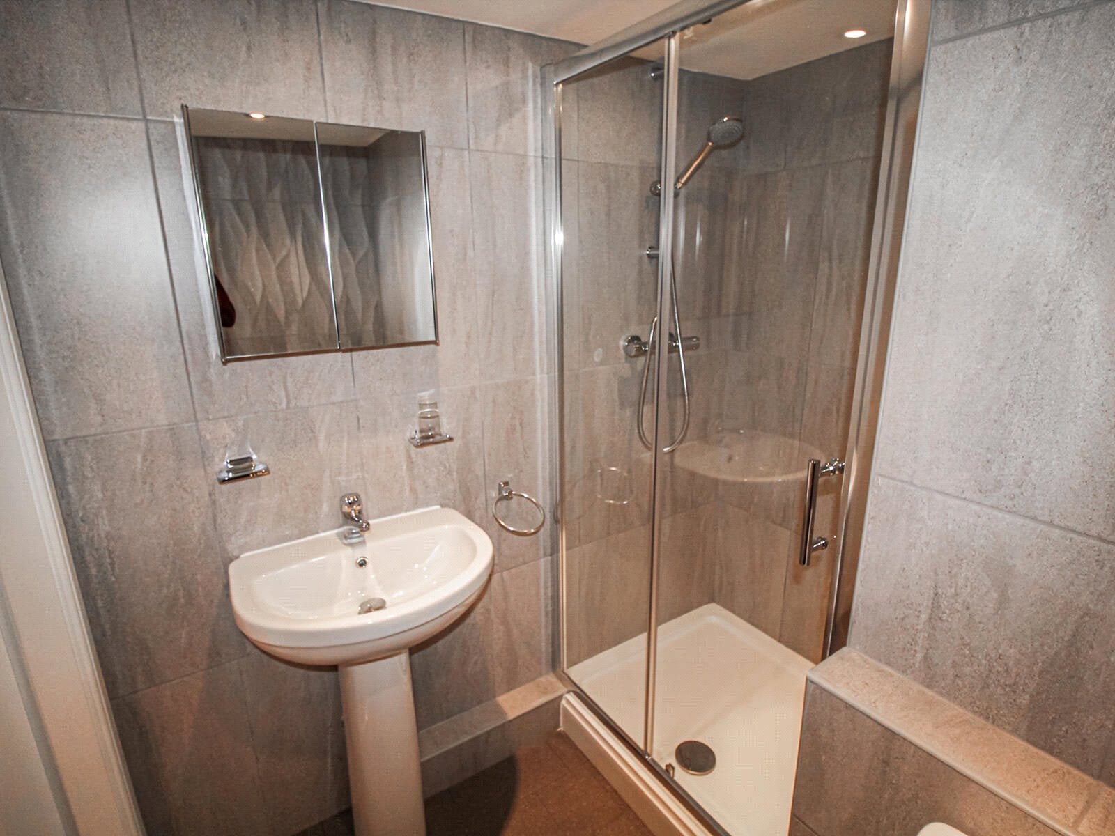 Flat Clarendon Road in Leeds