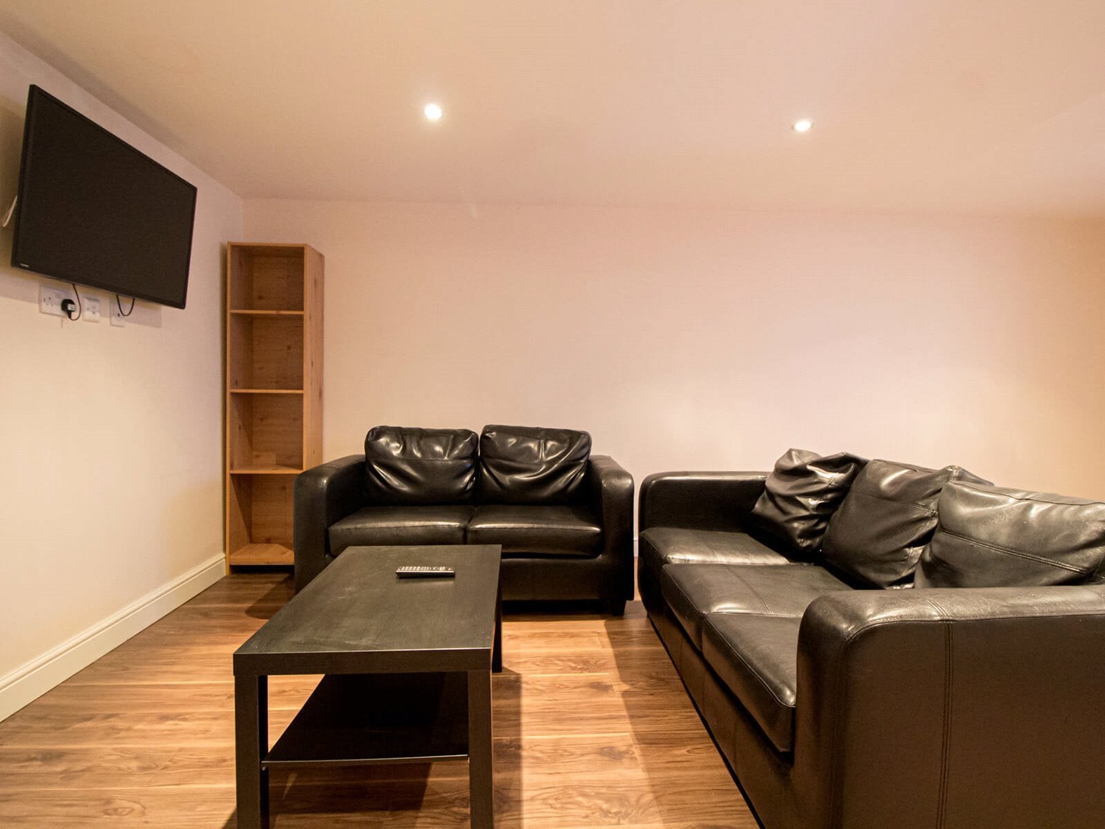 Flat Clarendon Road in Leeds