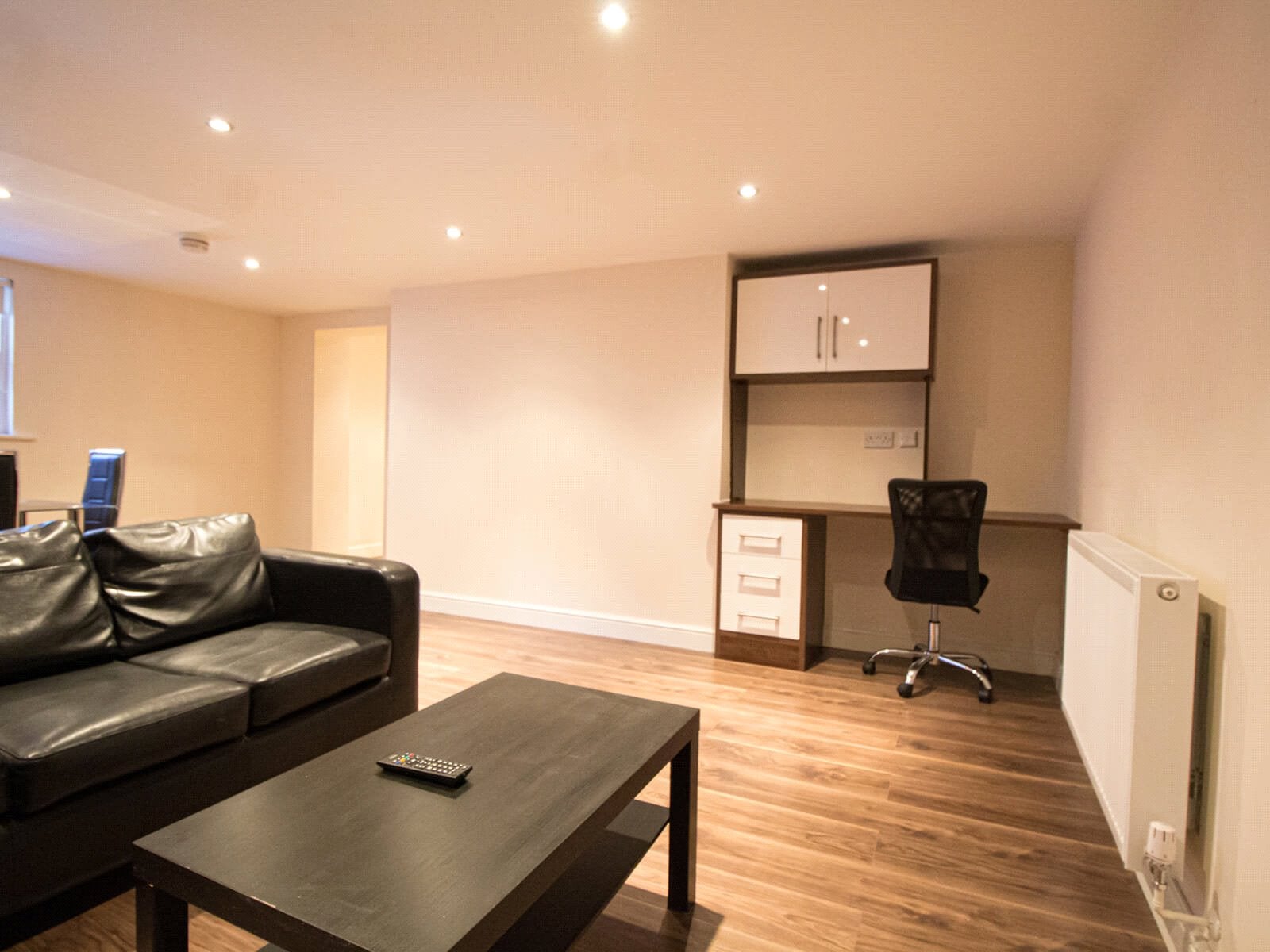 Flat Clarendon Road in Leeds