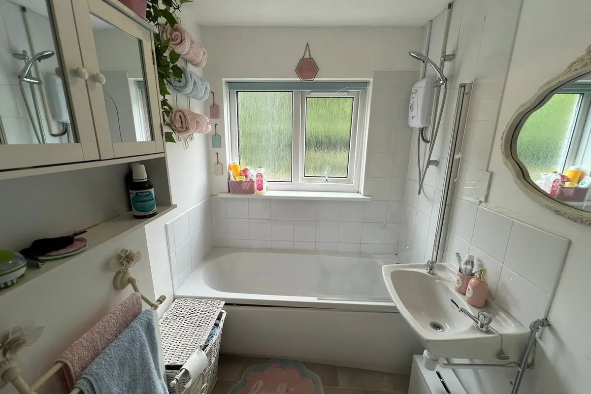 Flat Llanover Road in Cardiff