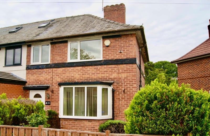 Room Martock Avenue in Manchester