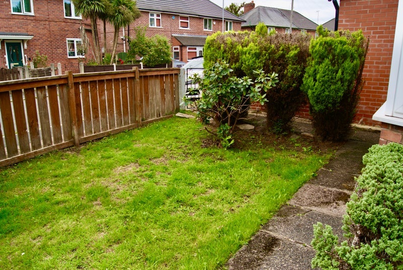 Room Martock Avenue in Manchester