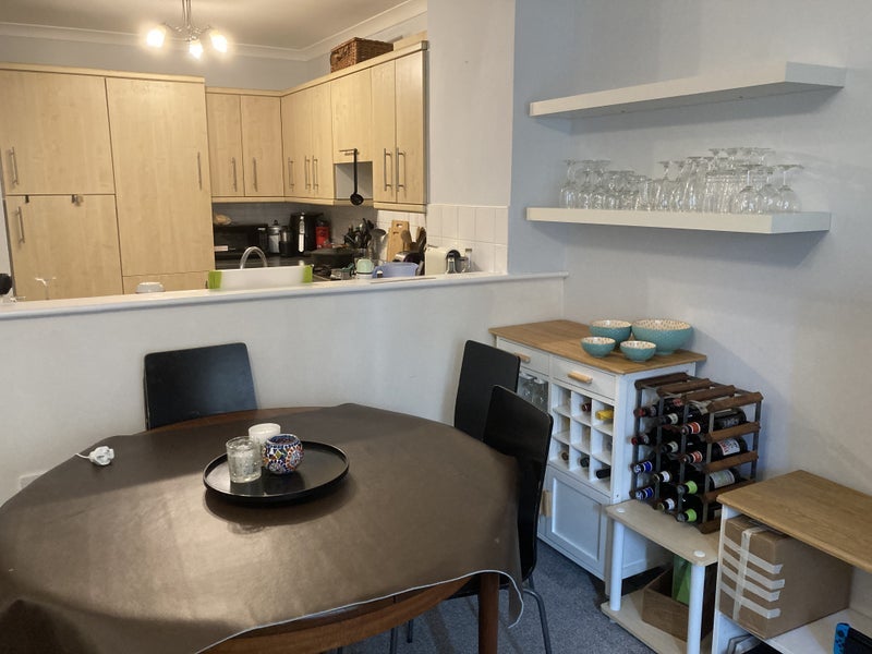 Room Taylor's Green in Greater London