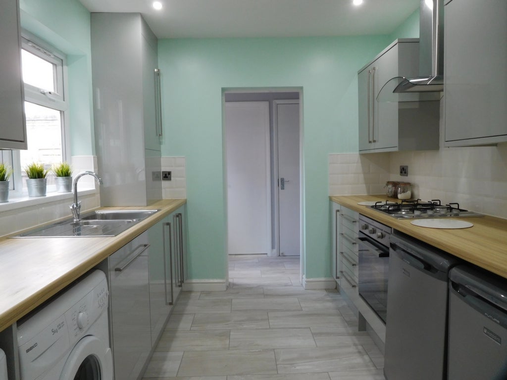 Room Kimbolton Avenue in Nottingham