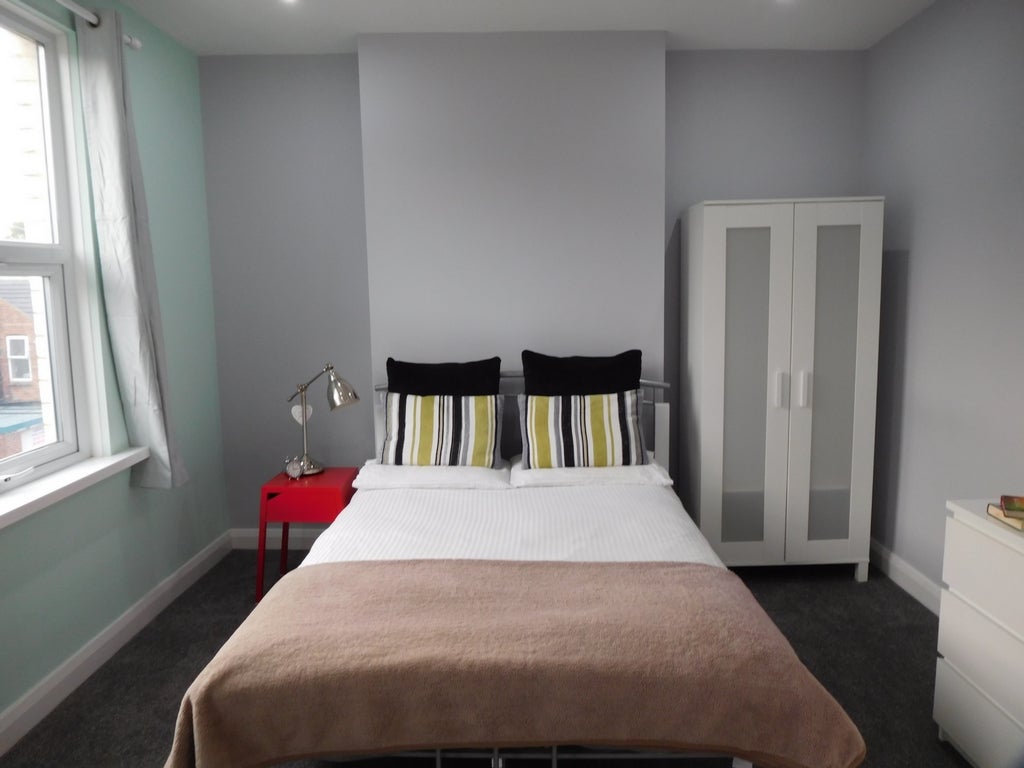 Room Kimbolton Avenue in Nottingham
