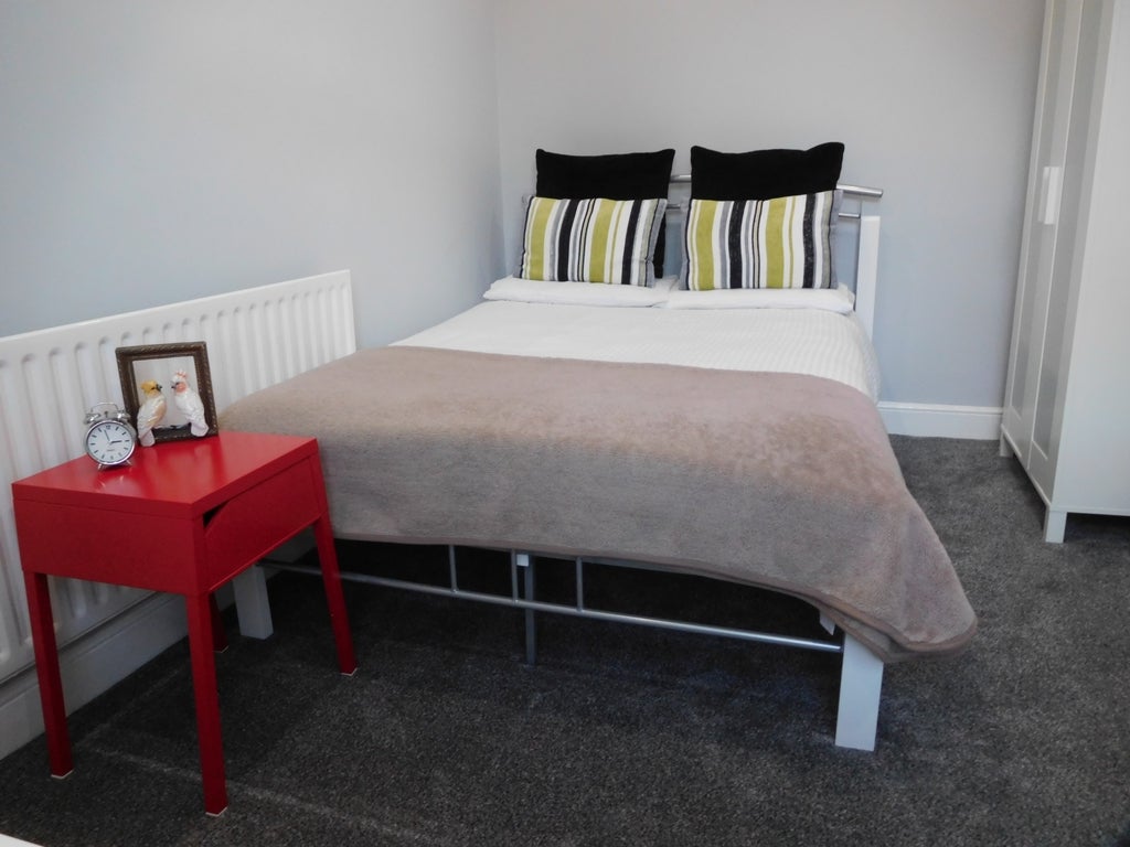 Room Kimbolton Avenue in Nottingham