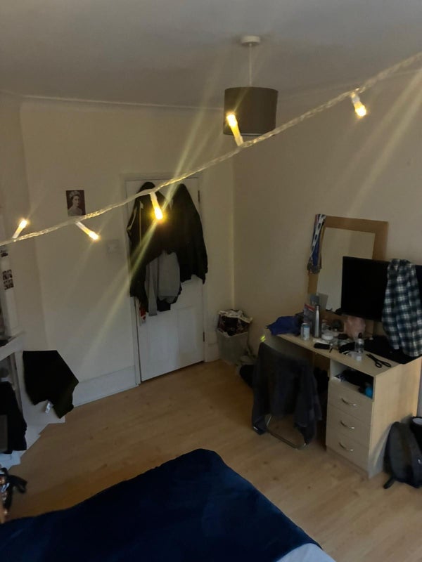 Room Fulham Palace Road in Greater London